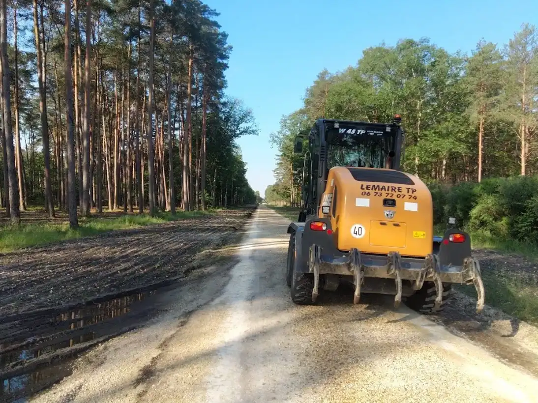 Lemaire Tp Location De Niveleuse 3d Avec Chauffeur Centre Val De Loire Image 18